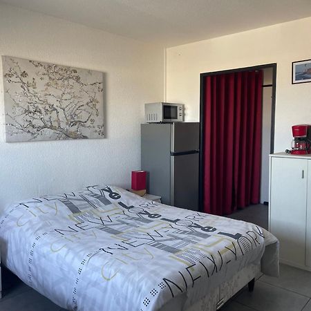 Au Rythme Des Ferrys Apartment Calais Ngoại thất bức ảnh