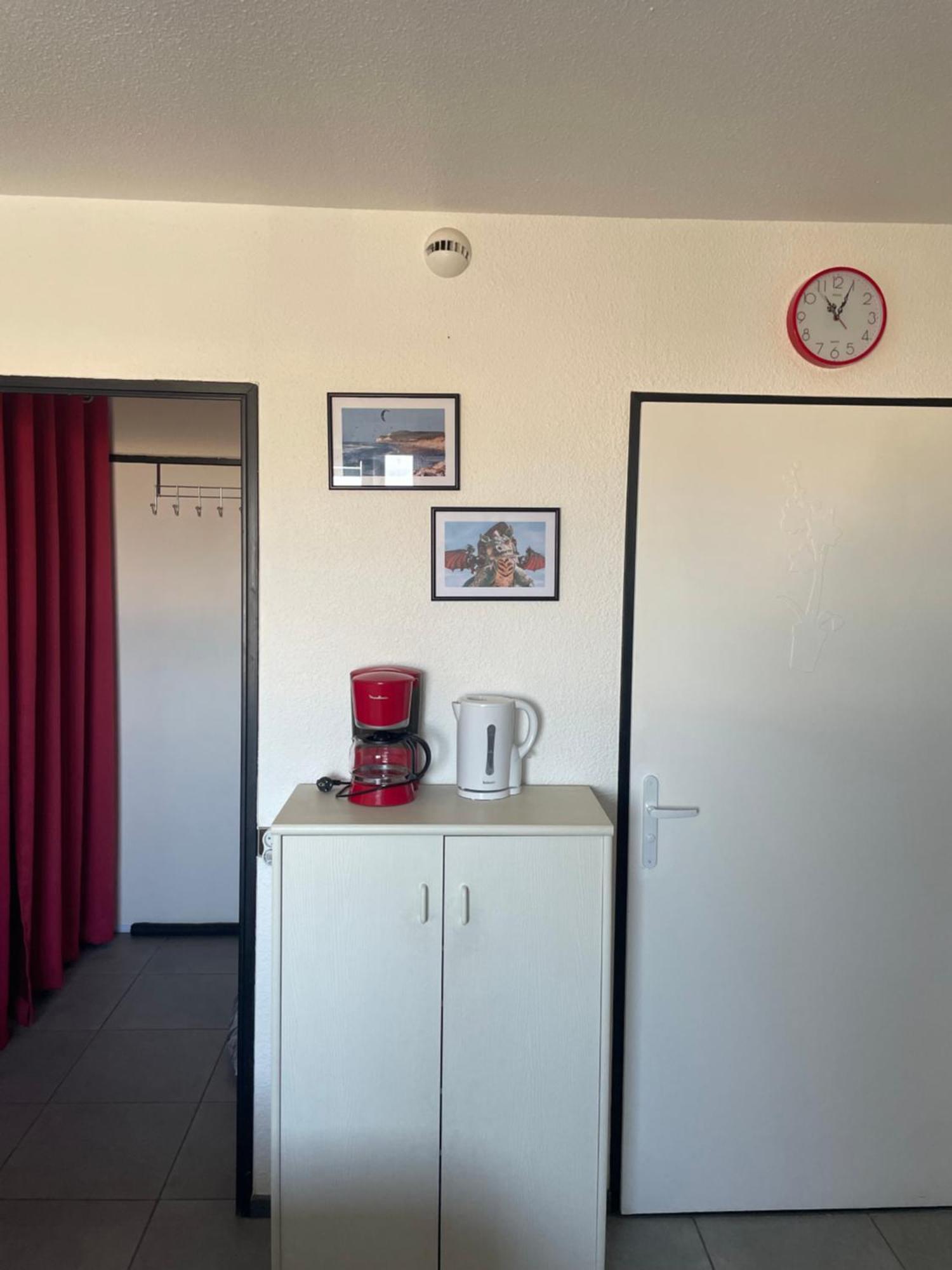 Au Rythme Des Ferrys Apartment Calais Ngoại thất bức ảnh