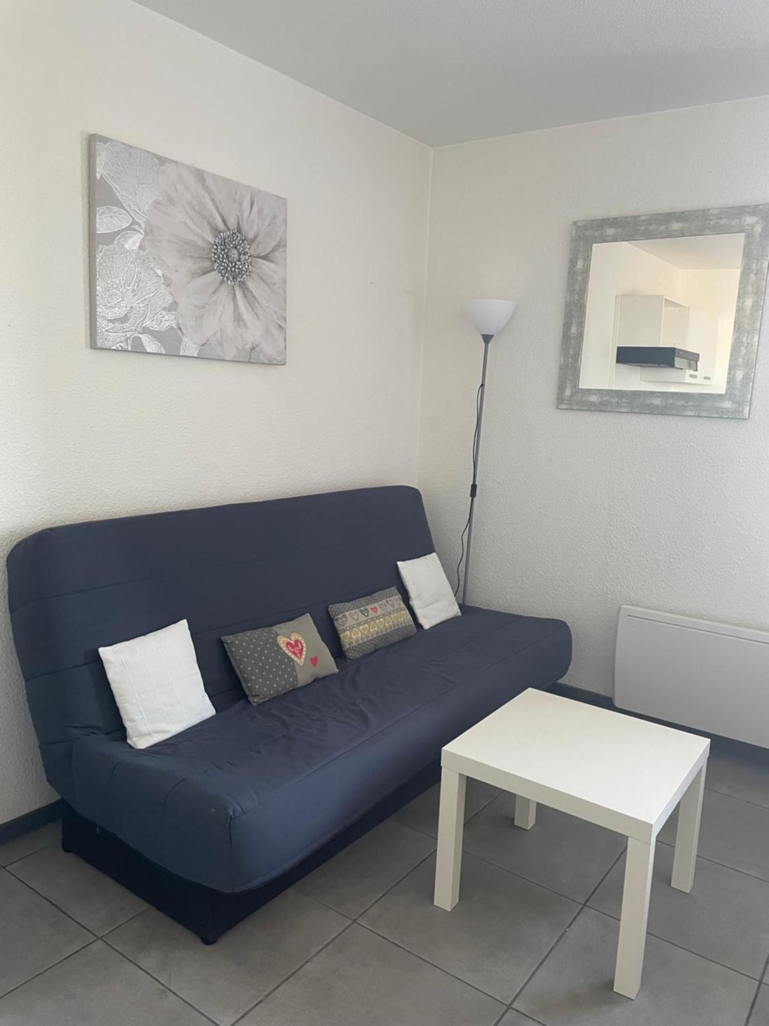Au Rythme Des Ferrys Apartment Calais Ngoại thất bức ảnh